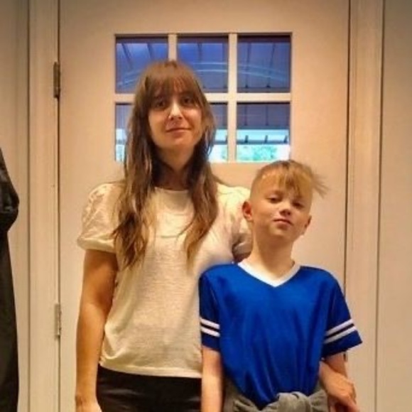 Meet your Posher, Heaton - Picture 1 of 1